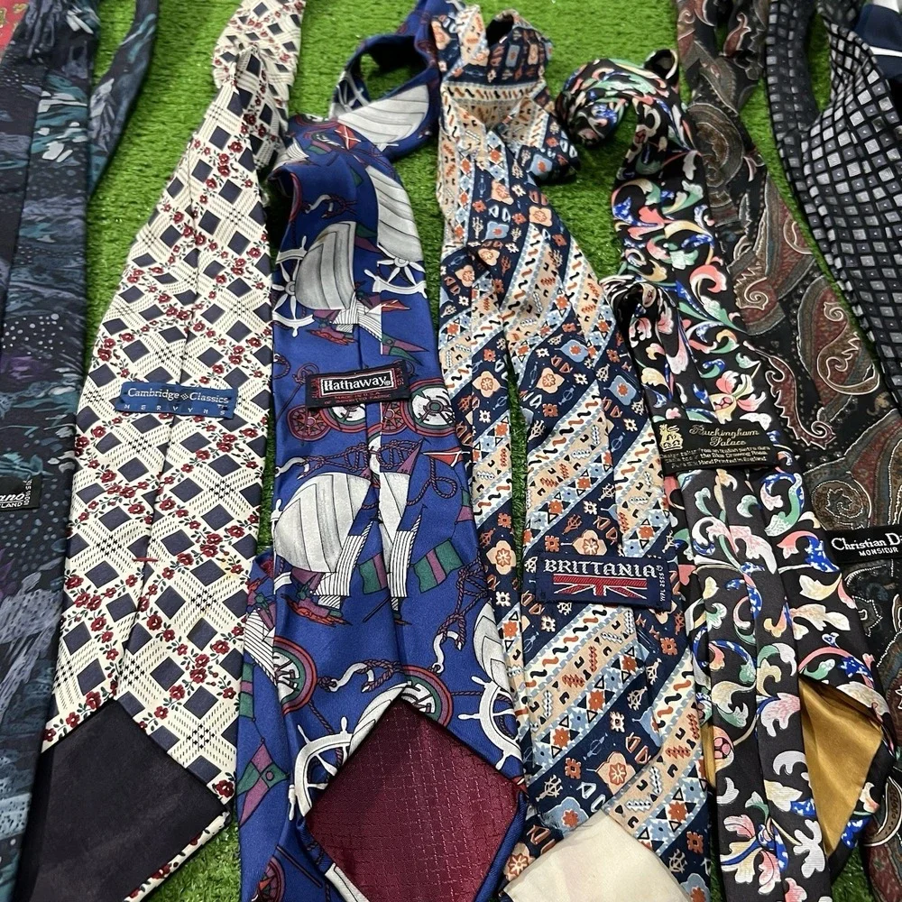 Vintage Designer Ties Lot (32) 80s 90s Silk Dior Ralph Lauren, Polo, Brooks Bros